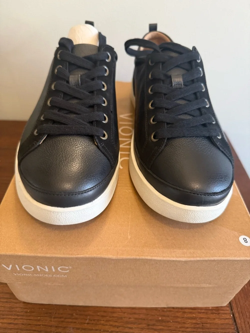 Vionic Winnie black leather sneakers‎ 10